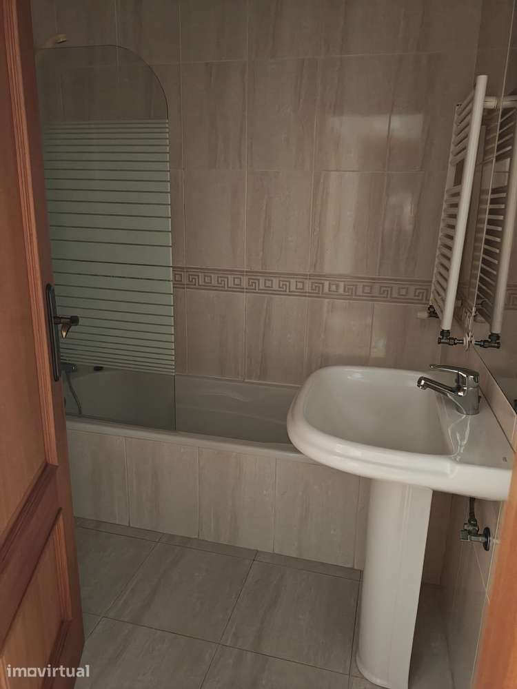 Alugo apartamento T3 Caldas da Rainha junto à praça da fruta - Grande imagem: 4/7