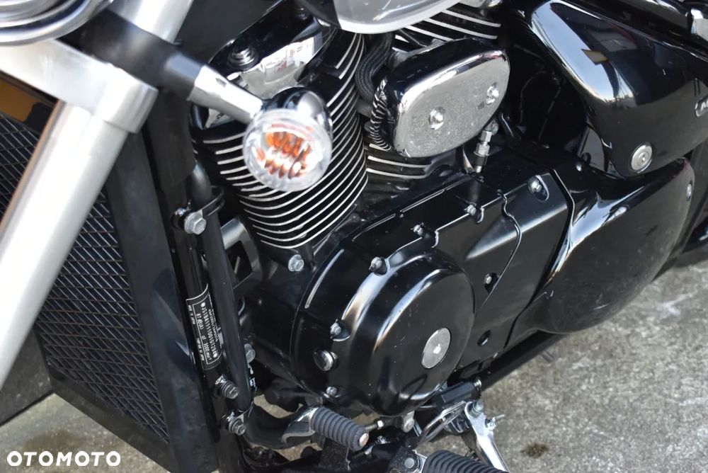 Suzuki Intruder - 29