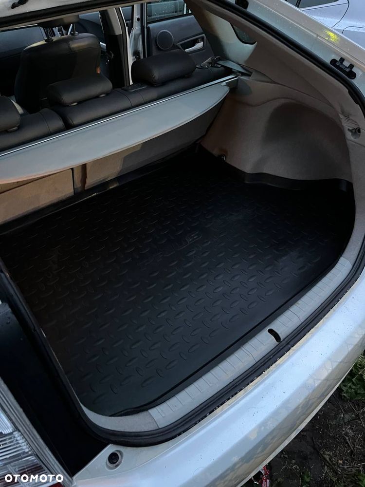 Toyota Prius - 17