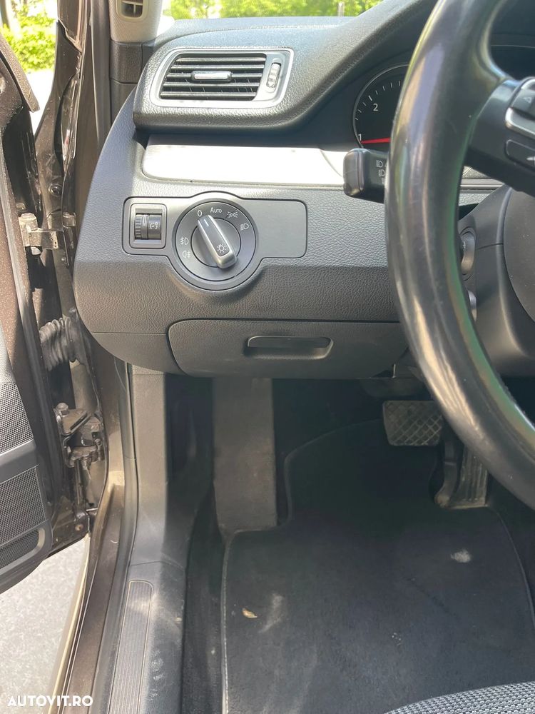 Volkswagen Passat 2.0 TDI BlueMotion Technology DSG Comfortline - 11