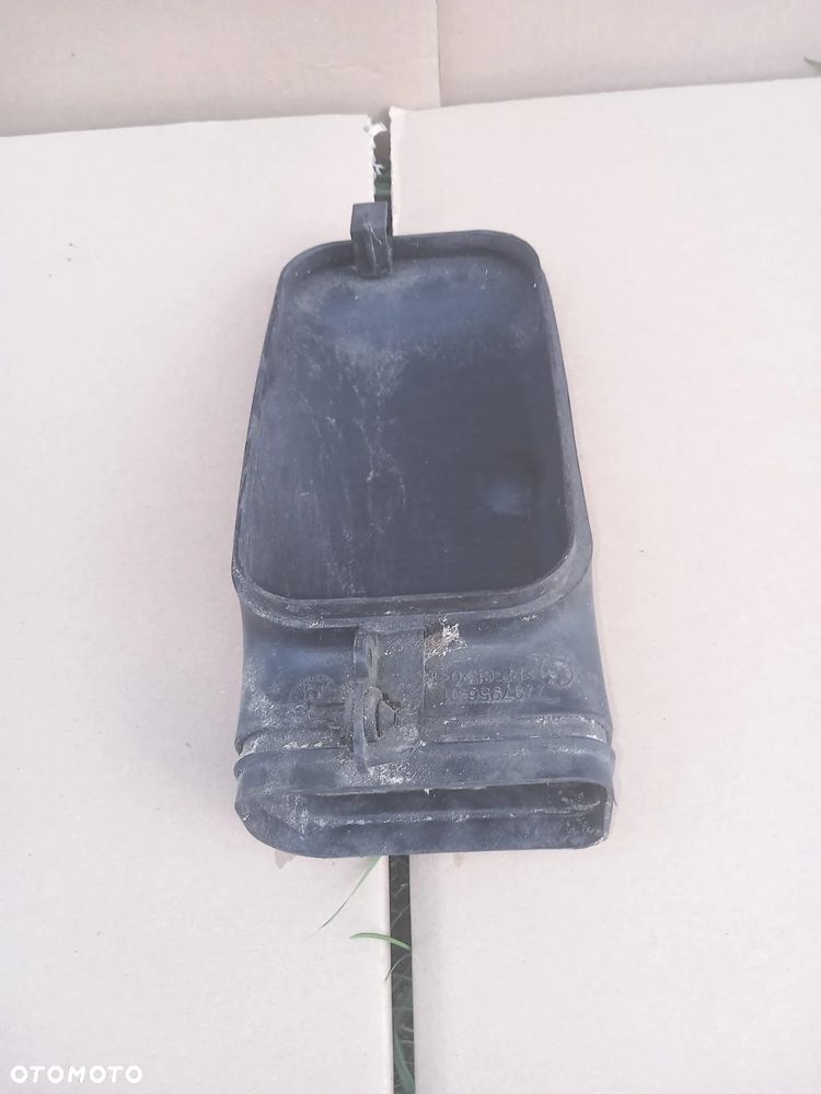 BMW E87 OBUDOWA WLOTU  FILTRA POWIETRZA 7797956 - 2