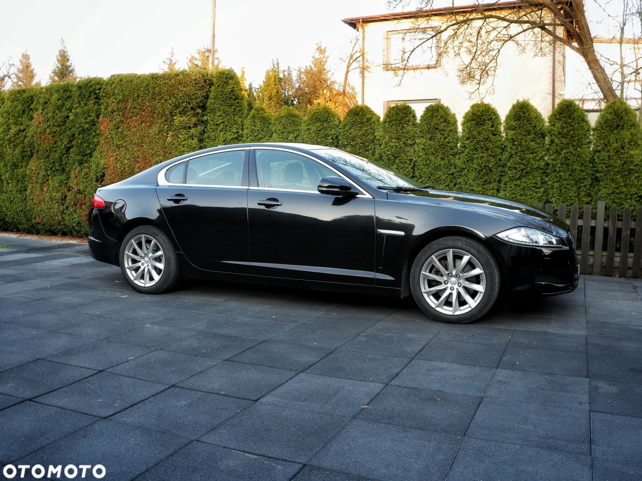 Jaguar XF 2.0 T Luxury - 1