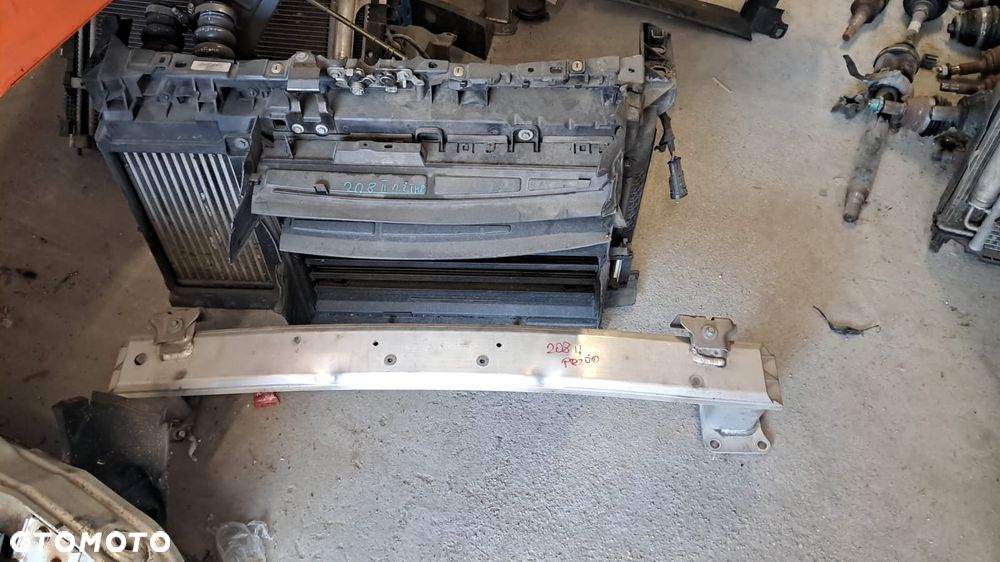 PAS PRZEDNI CHŁODNICE BELKA PEUGEOT 208 II 1.2 THP - 1