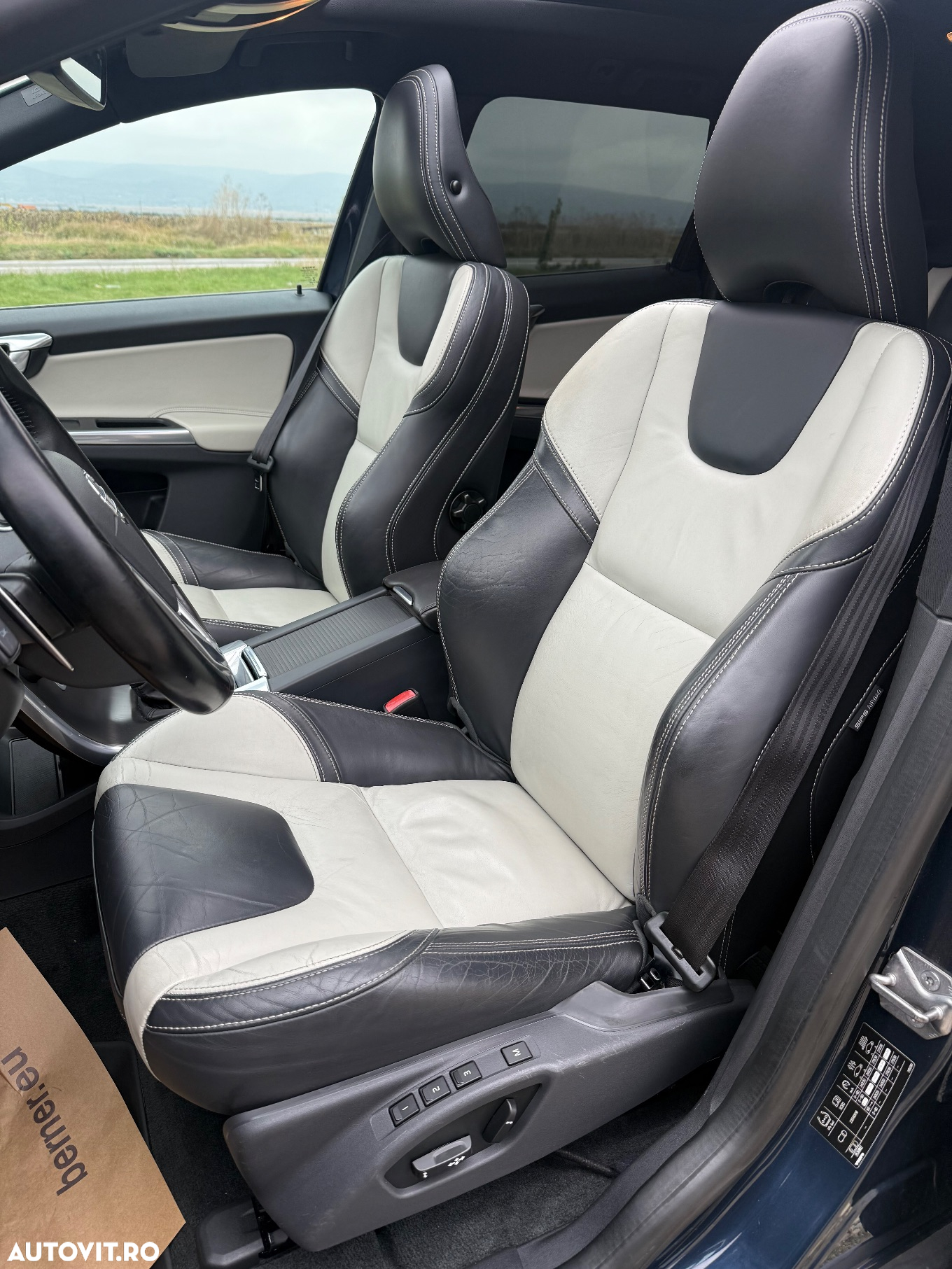 Volvo XC 60 D5 AWD Aut. Edition Pro - 27
