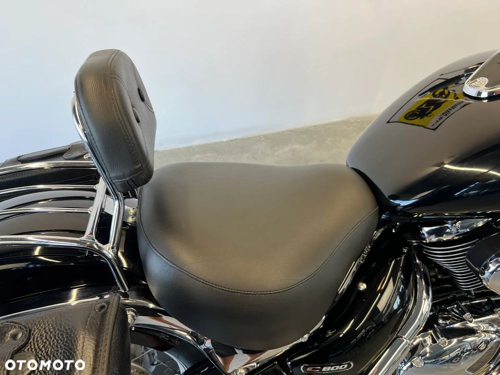 Suzuki Intruder - 23