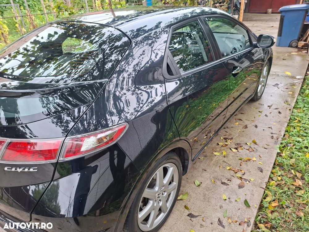 Honda Civic 1.8i-VTEC Sport - 2