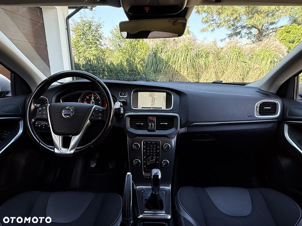 Volvo V40 D2 Momentum - 17