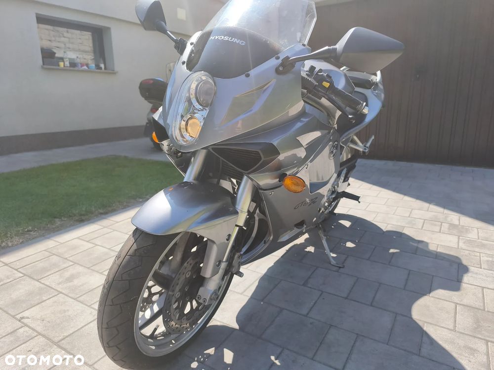 Hyosung GT - 4