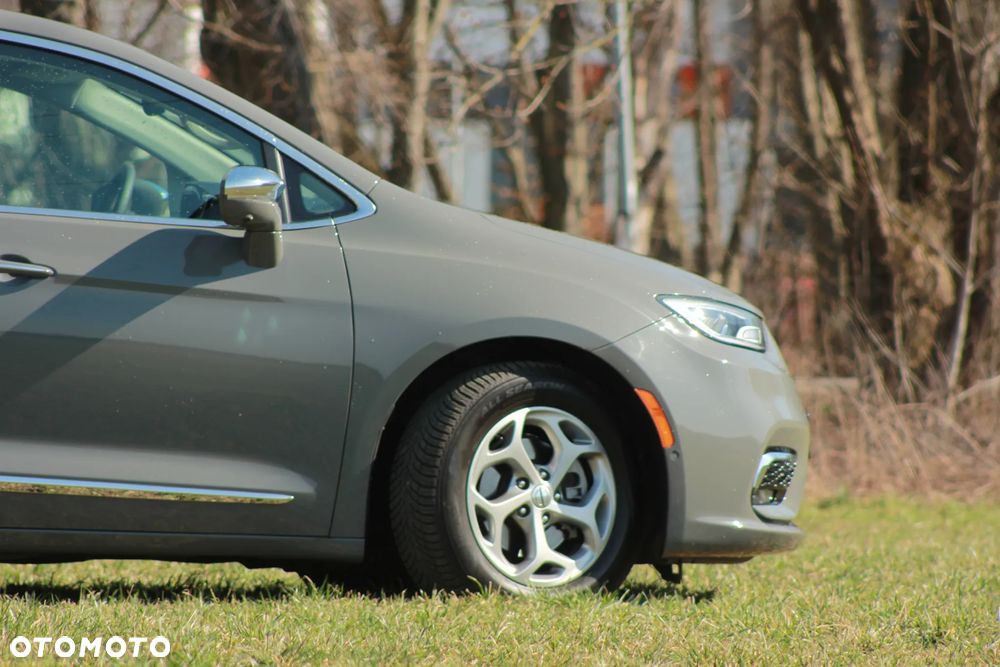 Chrysler Pacifica - 13