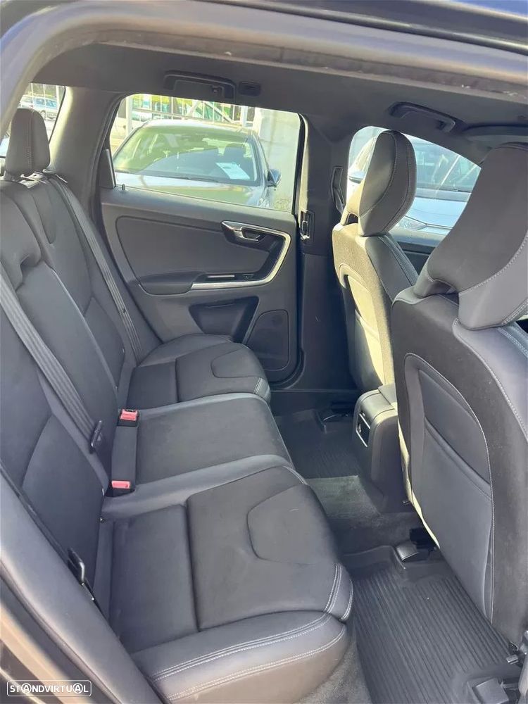 Volvo XC 60 2.0 D4 DRIVe Momentum - 11