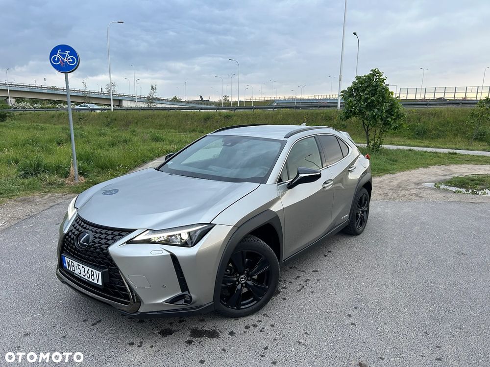 Lexus UX 250h F Sport 2WD - 8
