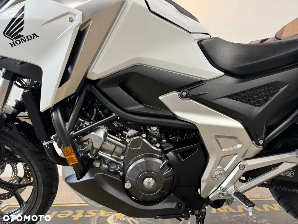 Honda NC - 23