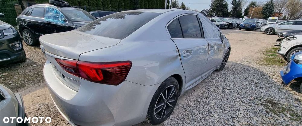 Toyota Avensis - 4