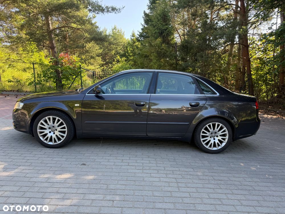 Audi A4 Limousine - 15