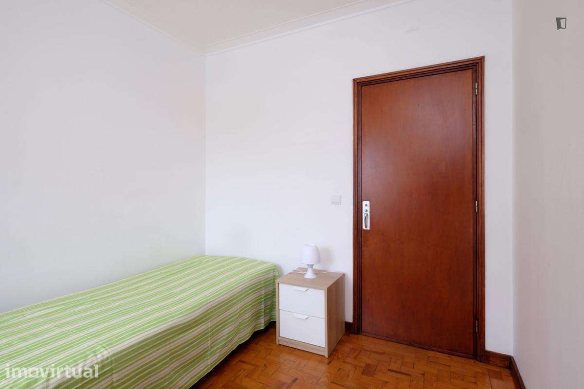Quarto - localizado em Norton de Matos Coimbra - Grande imagem: 2/26