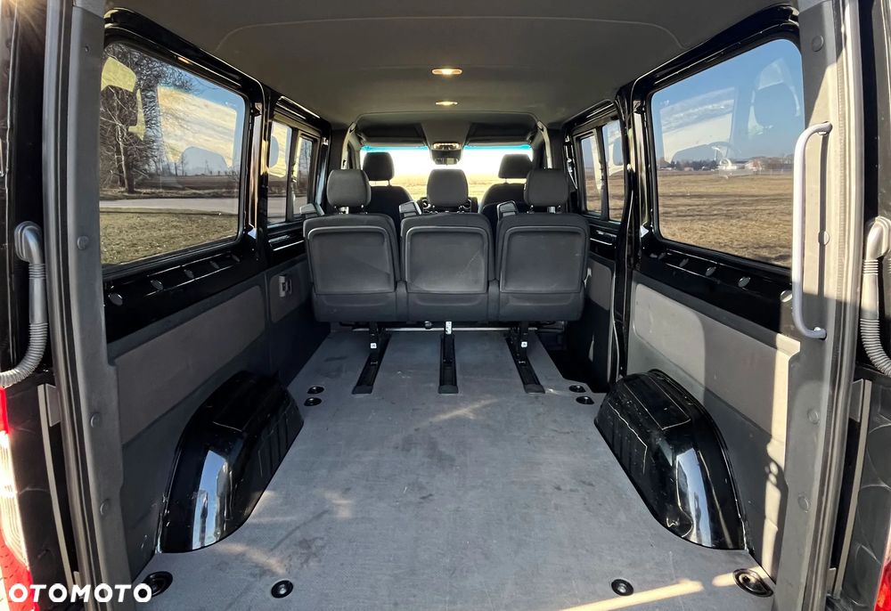 Mercedes-Benz Sprinter - 11