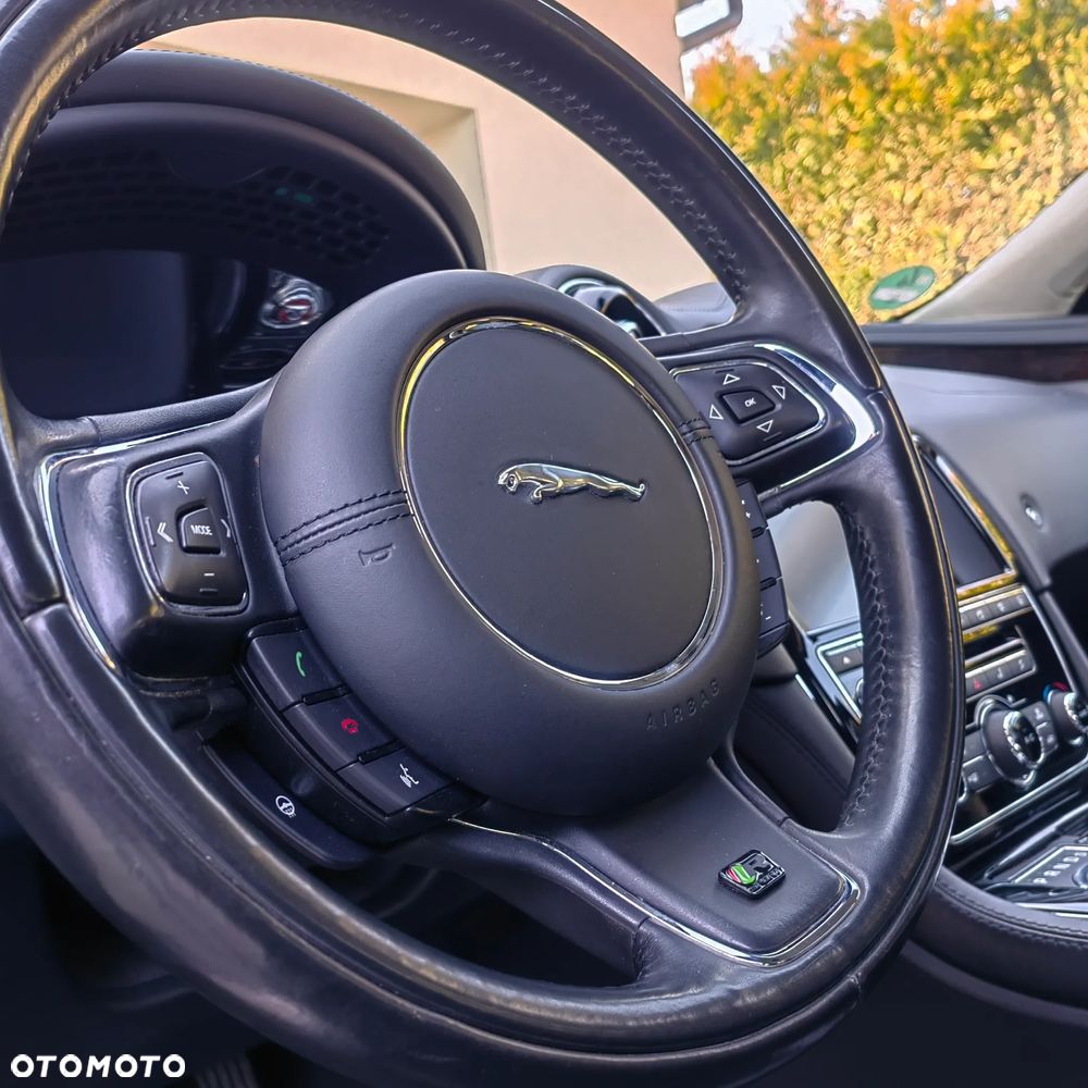 Jaguar XJ 3.0 D V6 Premium Luxury - 40