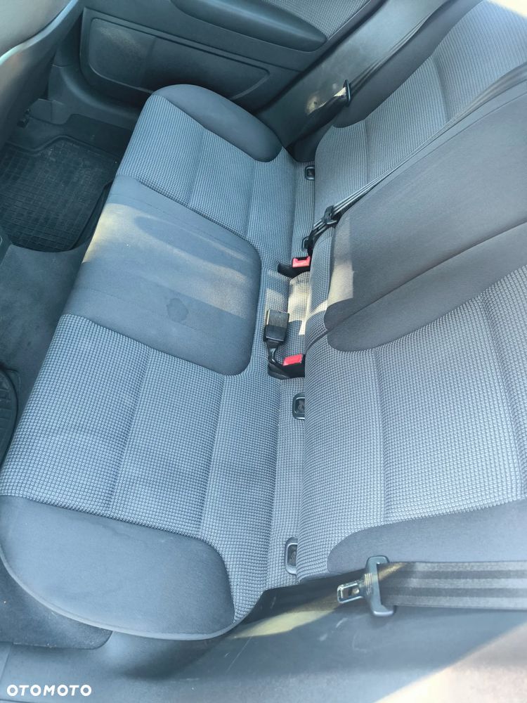 Audi A3 Sportback 1.6 FSI Ambiente - 9