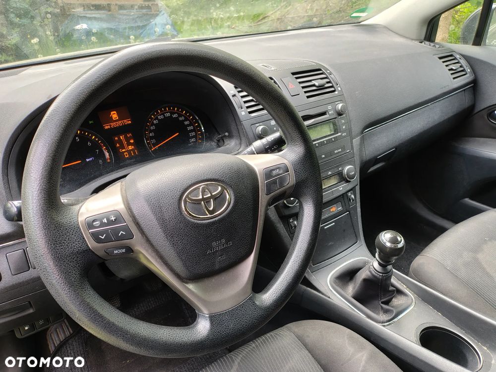 Toyota Avensis 1.6 Comfort - 14