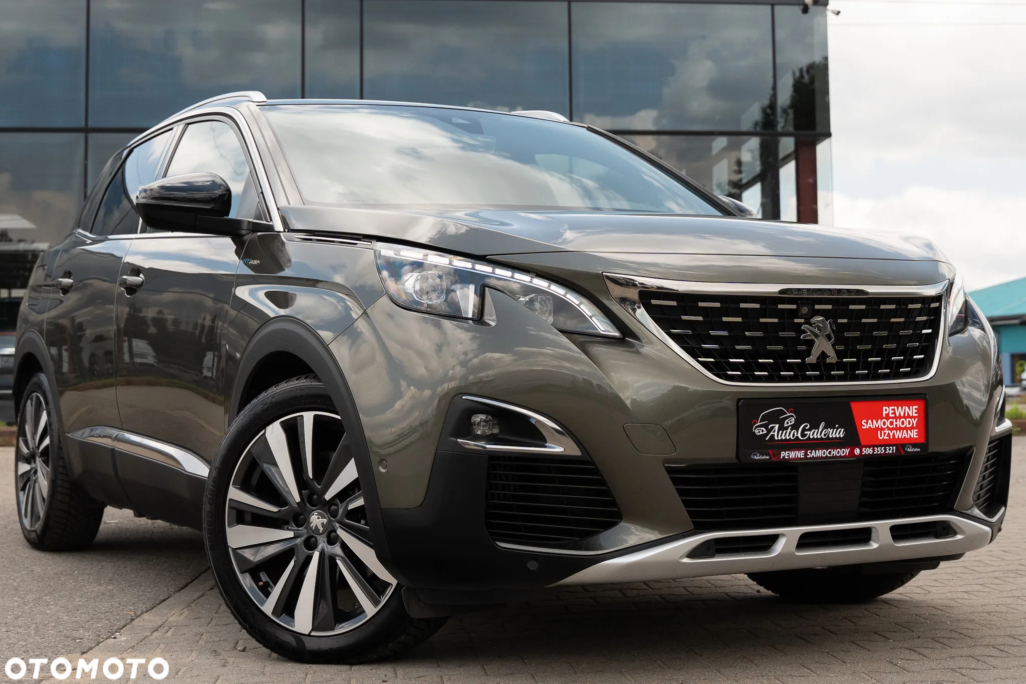 Peugeot 3008 1.6 PureTech HYbrid GT Line S&S EAT8 - 6