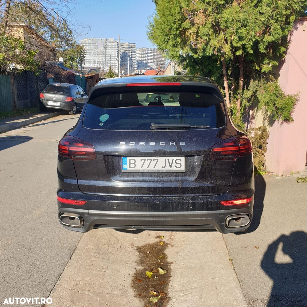 Porsche Cayenne 3.0 L - 2