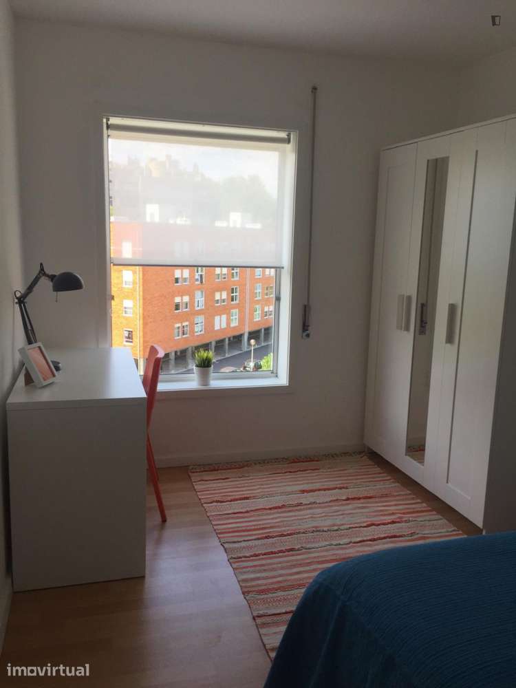Quarto - localizado em Senhora da Hora Porto - Grande imagem: 3/8