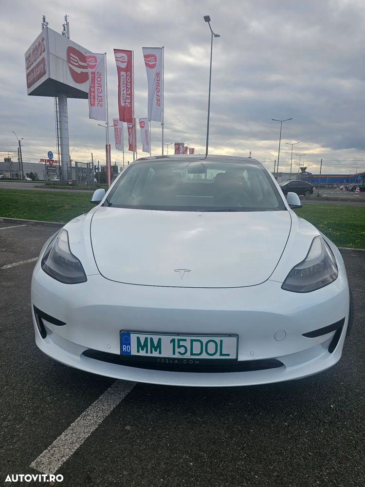 Tesla Model 3 - 1