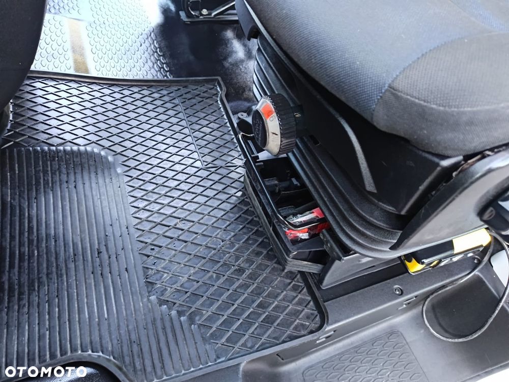 Iveco Daily 35C14 2300cm3 wywrotka kiper dubel doka - 26