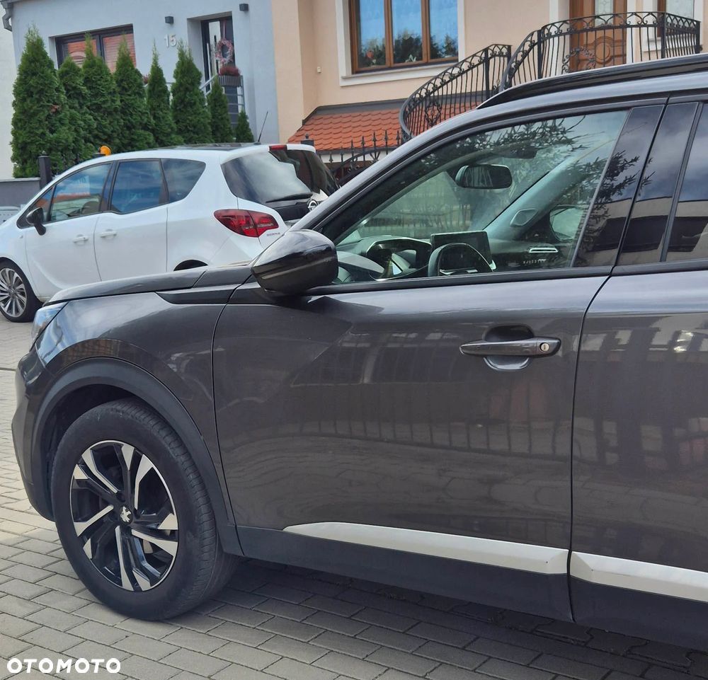 Peugeot 2008 PureTech 130 Allure S&S EAT8 - 3