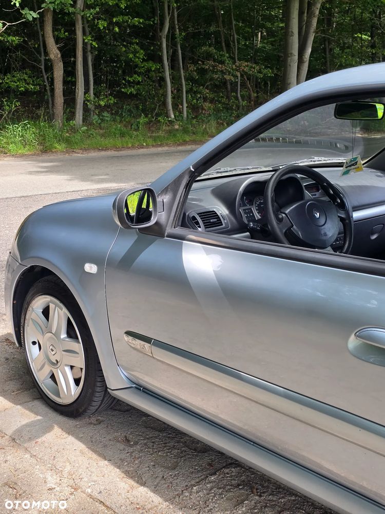 Renault Clio - 17