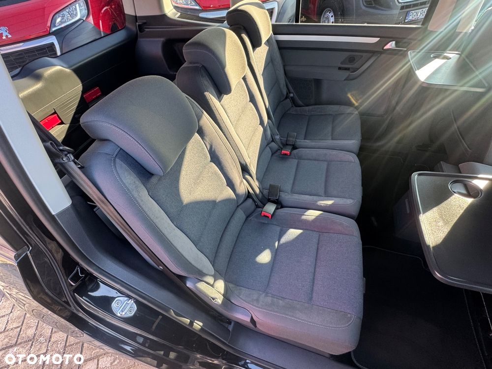 Volkswagen Touran - 29