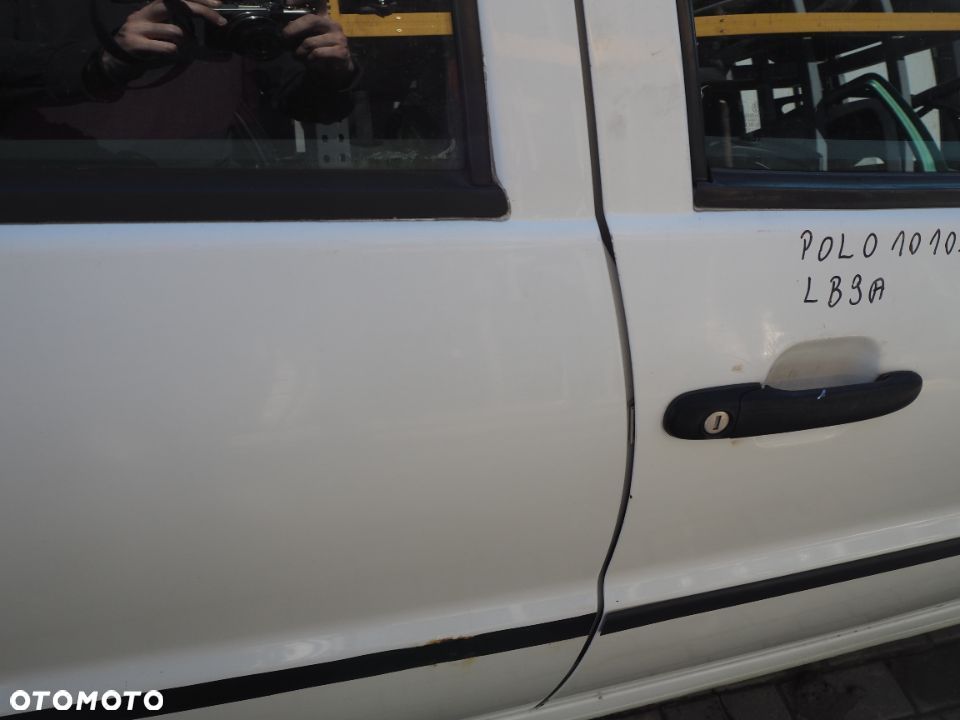 Drzwi Prawe Tylne Tył VW Polo Kolor: LB9A - 12