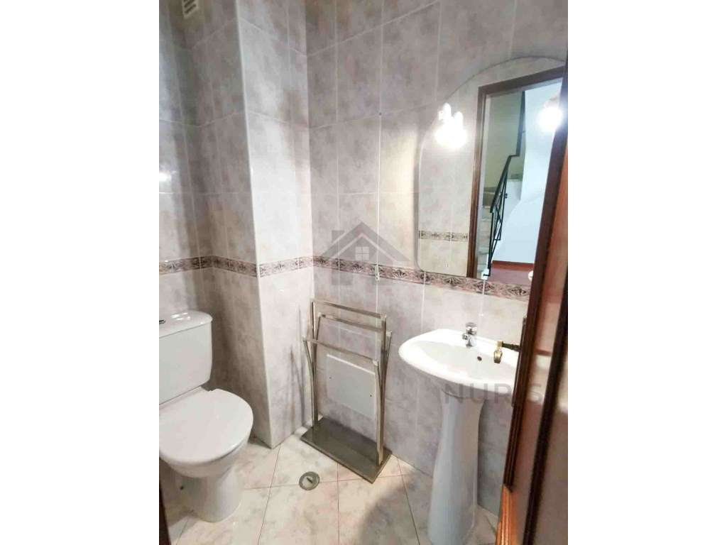Apartamento T2 para Arrendamento Anual na Praia da Rocha - Grande imagem: 5/13