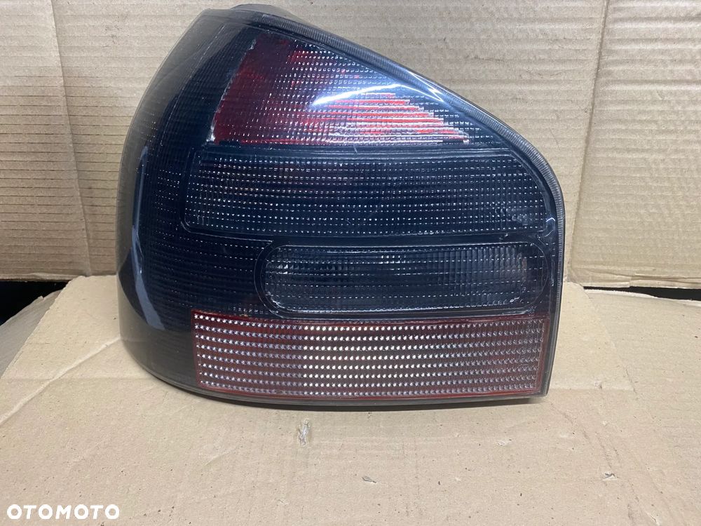 LAMPA TYLNA LEWA AUDI A3 8L 8L0945257 - 1