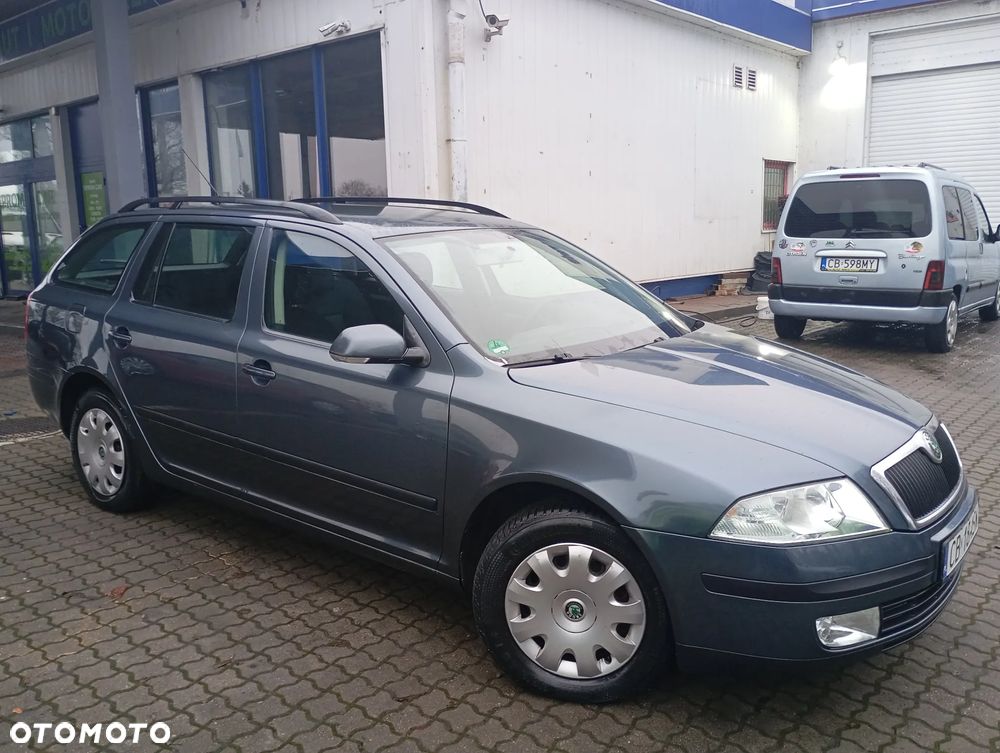 Skoda Octavia 1.6 Combi Ambiente - 21