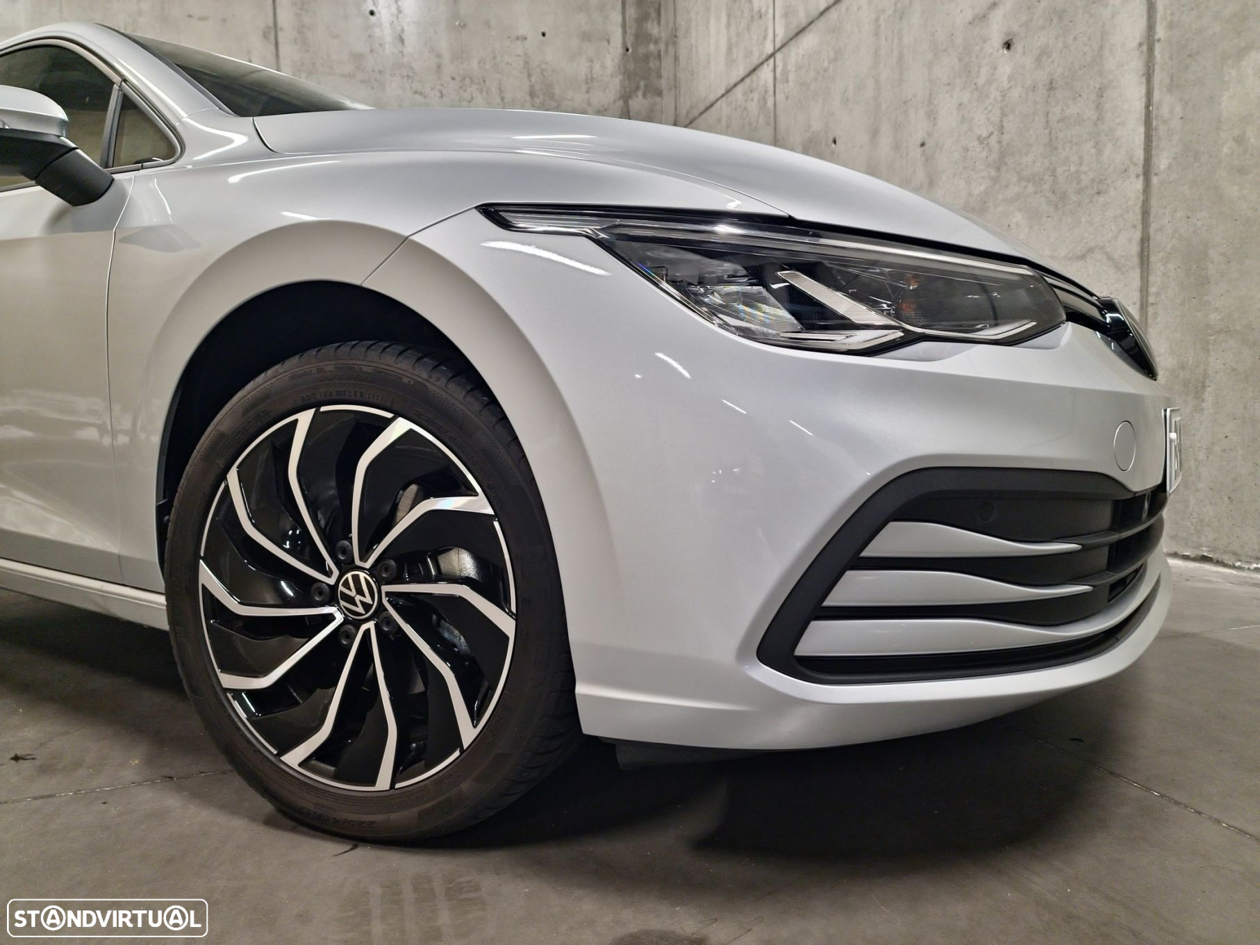 VW Golf 1.0 eTSI Life DSG - 14
