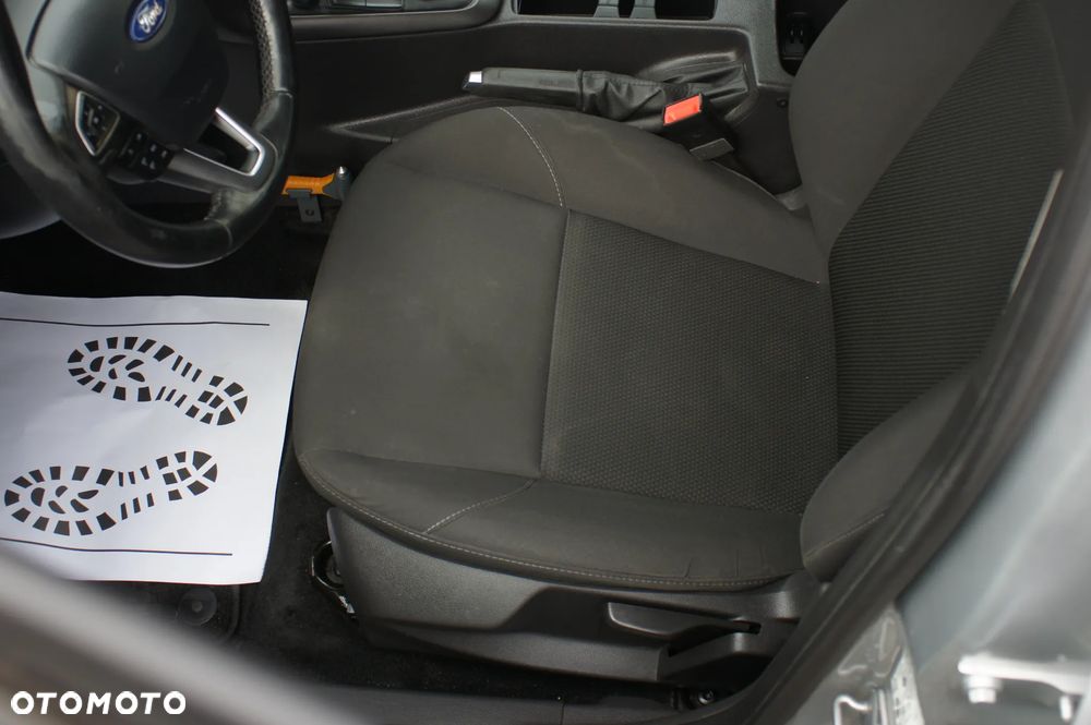 Ford Focus 1.5 TDCi DPF Start-Stopp-System Ambiente - 19