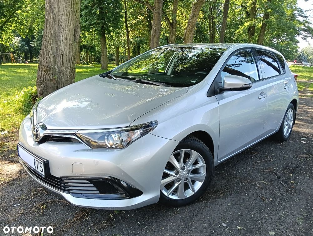 Toyota Auris - 1