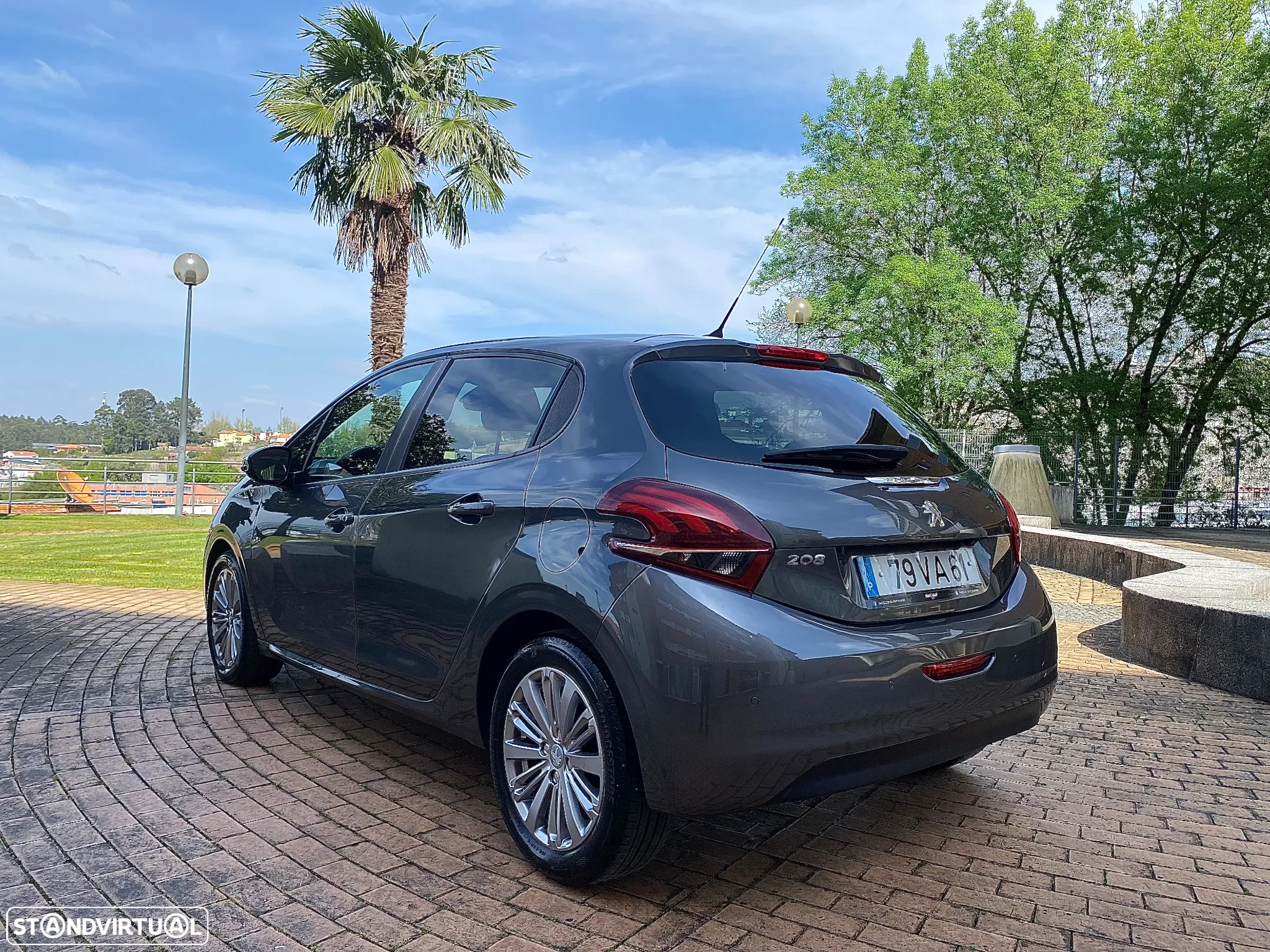 Peugeot 208 1.6 BlueHDi Style - 4