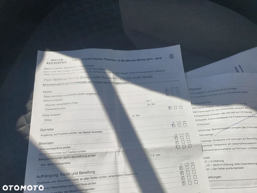 Ford Tourneo Courier 1.0 EcoBoost S&S Titanium - 16