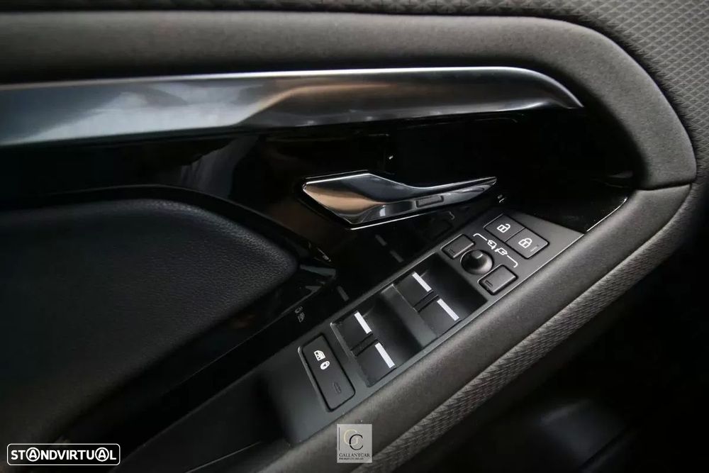 Land Rover Range Rover Evoque 1.5 P300e AWD Dynamic SE — fotografia 20