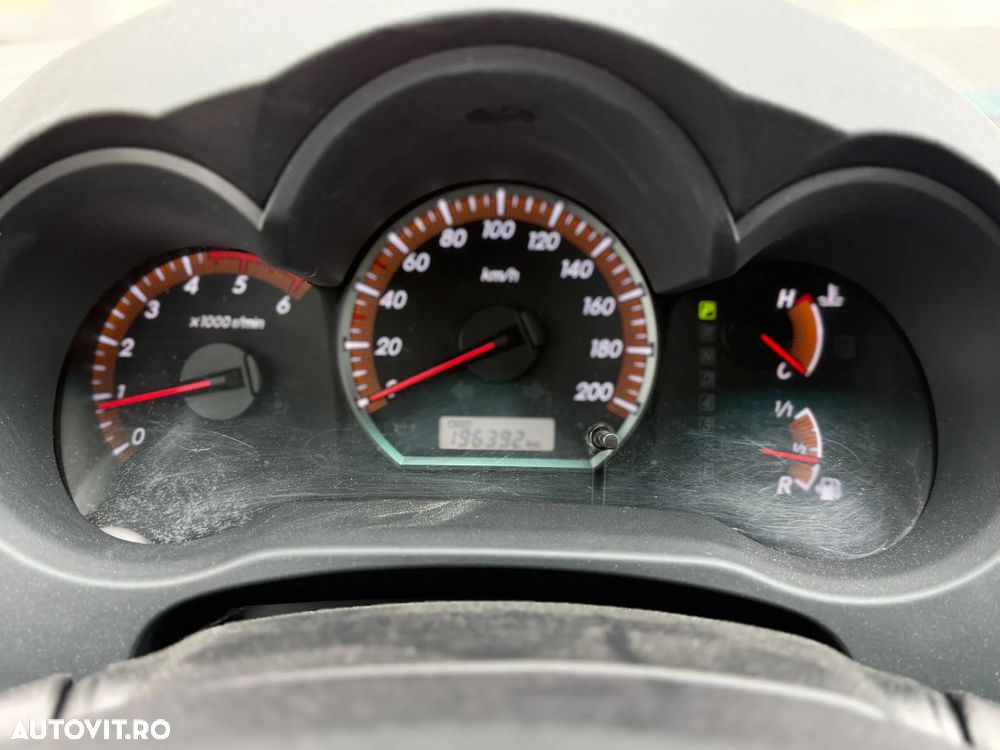 Toyota Hilux 4x4 Cabina Dubla Style+ Aut. - 9