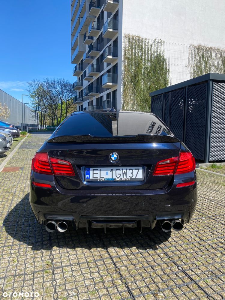BMW Seria 5 525d xDrive - 28