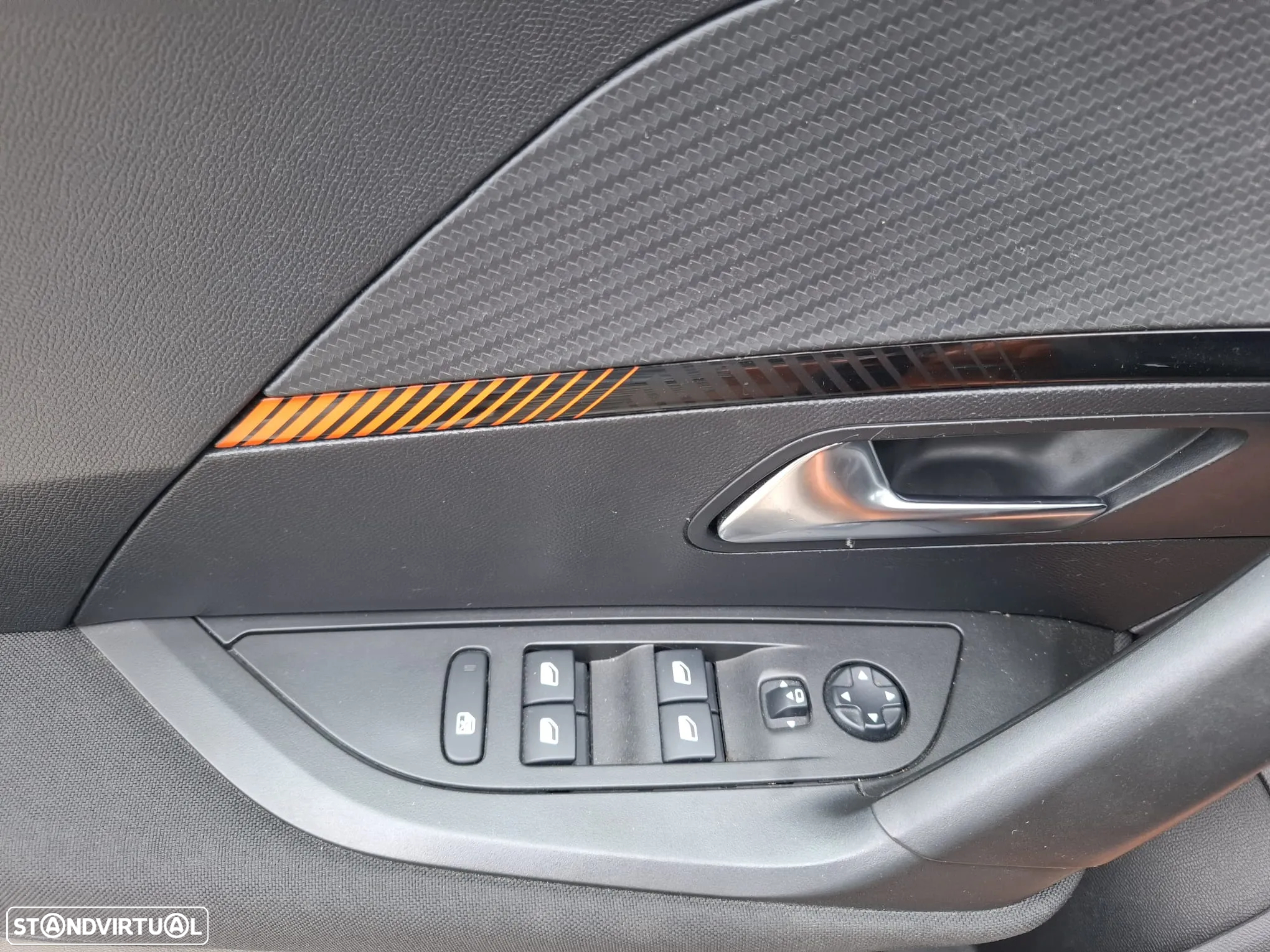 Peugeot 2008 1.2 PureTech Allure Pack - 22