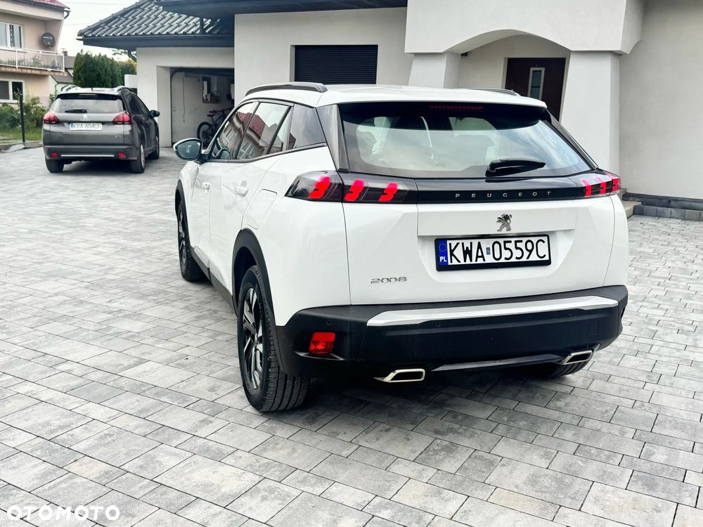 Peugeot 2008 PureTech 130 Allure - 4
