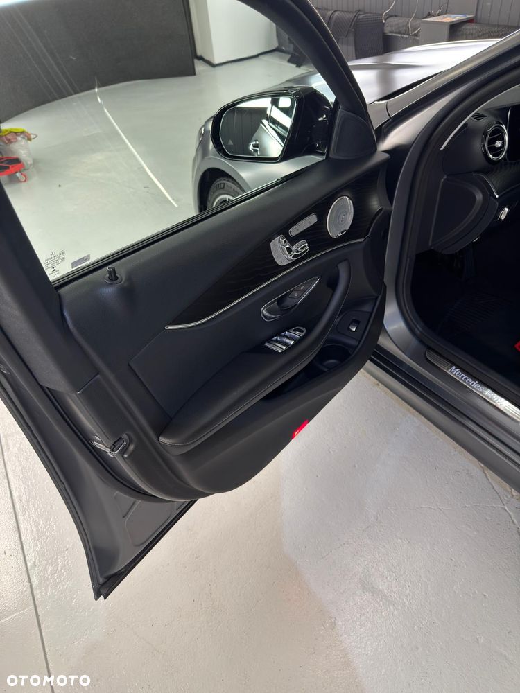 Mercedes-Benz Klasa E 400 d 4-Matic AMG - 23