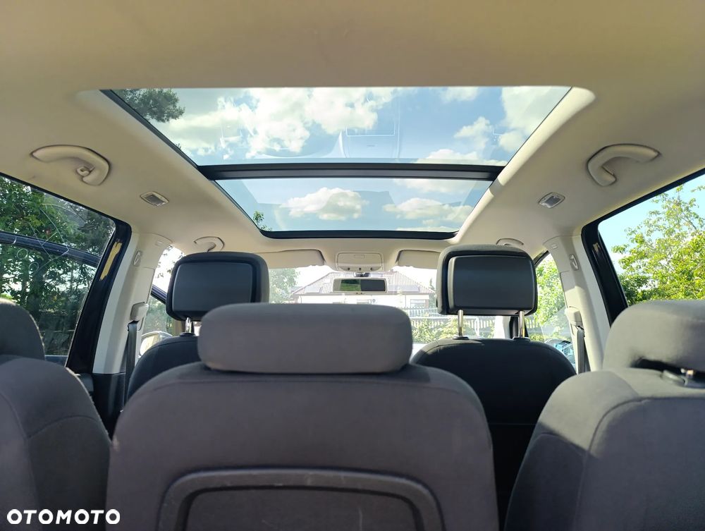 Volkswagen Touran 2.0 TDI DSG Highline - 9