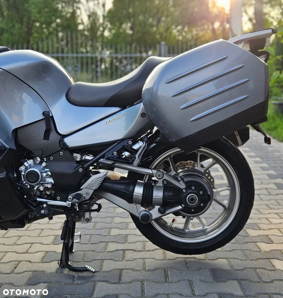Kawasaki GTR - 11