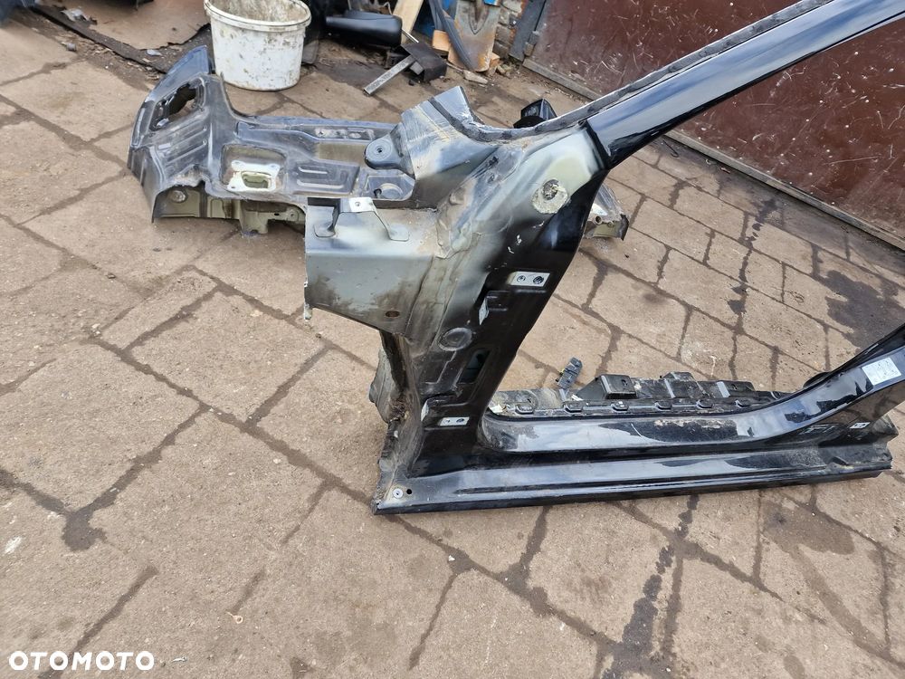 Prog lewy jetta A6 - 1