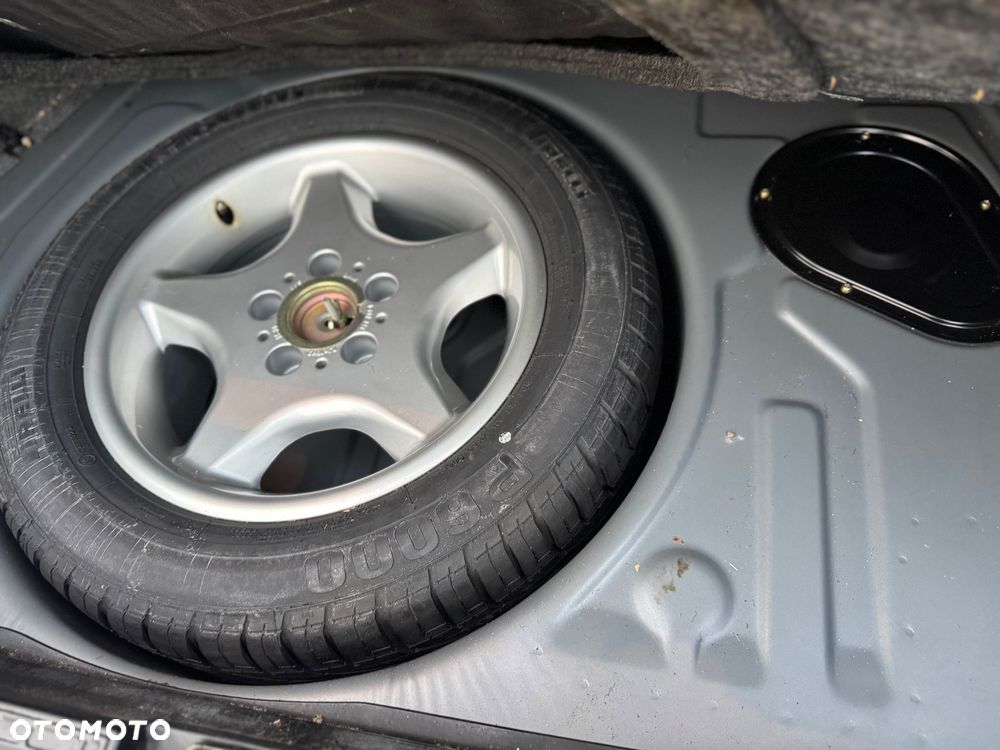 BMW Seria 5 525i - 35